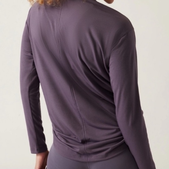 Athleta Crossover Ruched Top Long Sleeve| athletic | workout | - Picture 3 of 15